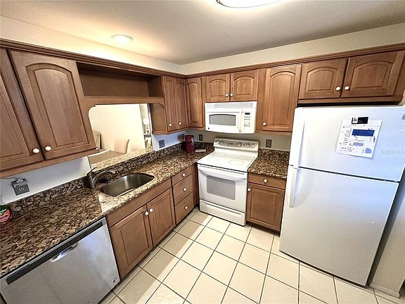 2nd image of 645 WOODLAWN DRIVE