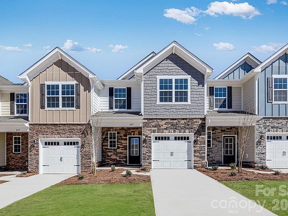 3rd image of 647 Sparano Loop