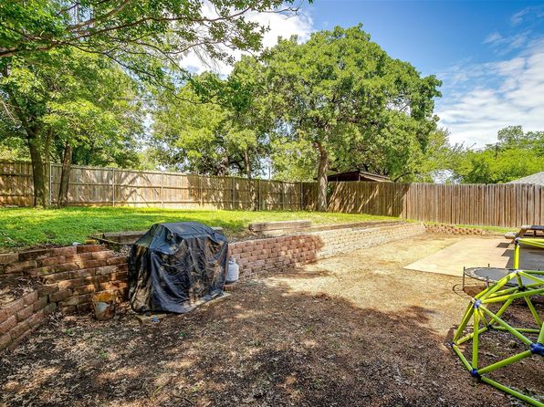 3837 Horizon Dr, Bedford, TX 76021