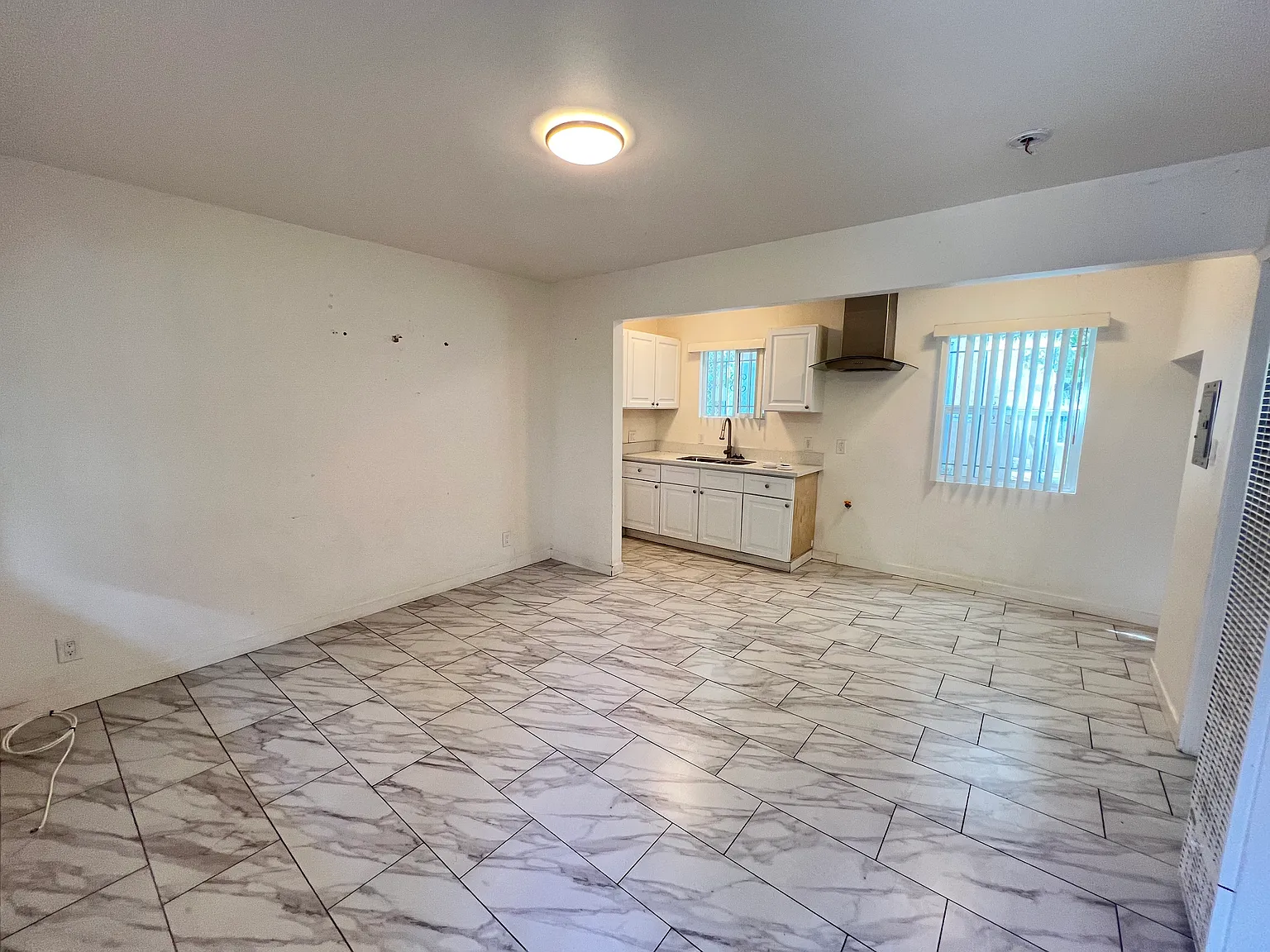 1 bed, 400 sqft, $1,600 — Photo 1