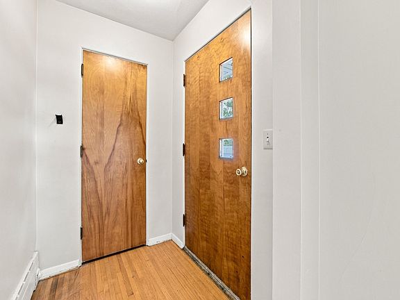 4th image of 1520 3rd St S