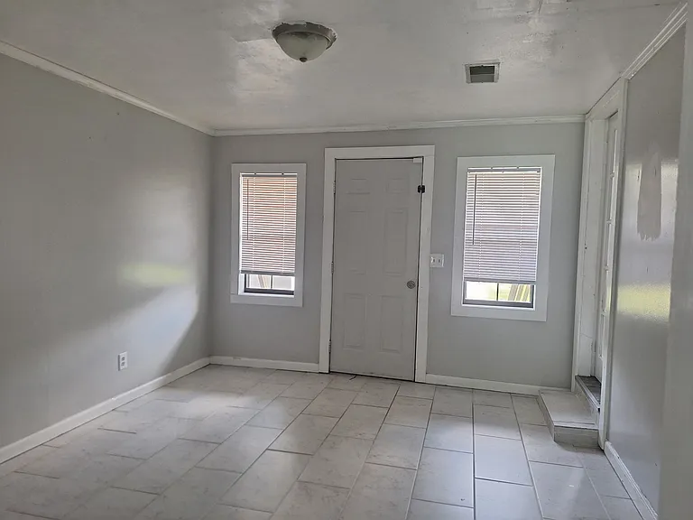 220 Ford Dr — Photo 9