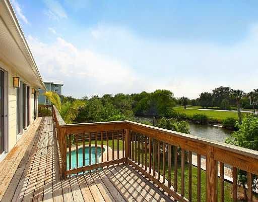 Outstanding views of Canal and Bay