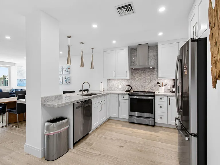 120 N Ocean Blvd #203 — Photo 20