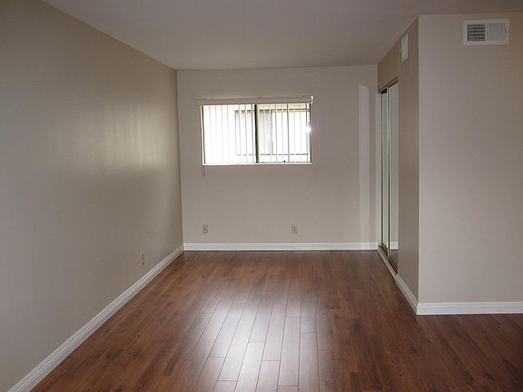 4th image of 1206 Viola Ave APT 5