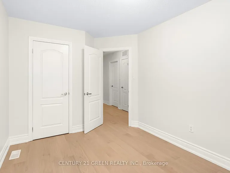 2427 Greenwich Dr — Photo 31