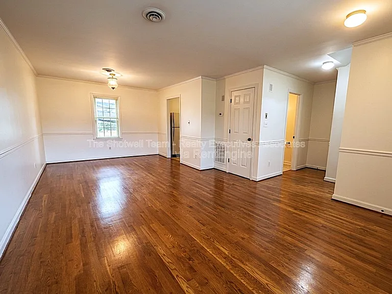 479 Bramblewood Ln — Photo 2