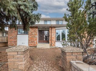 8812 135th Ave NW, Edmonton, AB