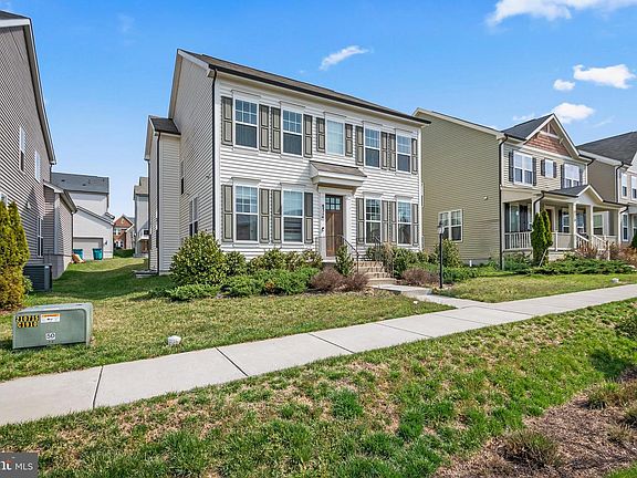 3rd image of 8514 Raptor Ridge Ln
