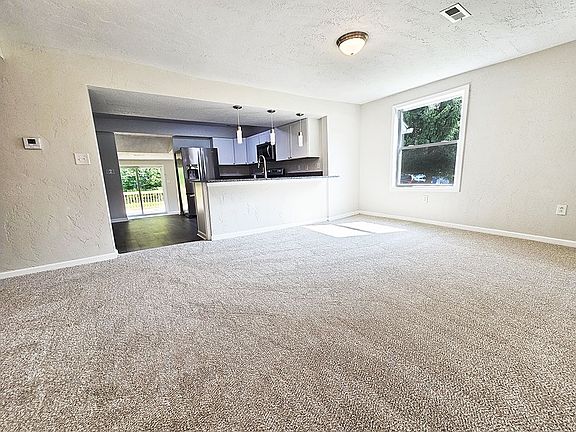 4th image of 1204 Manor Ave