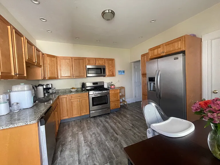 76 Robbins St #1 — Photo 3