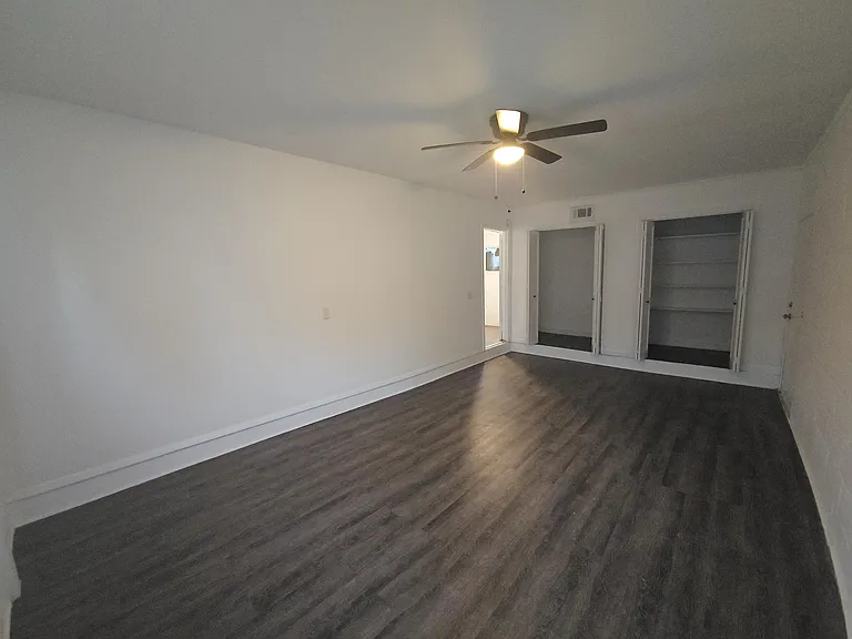 909 Ashland Ave — Photo 28