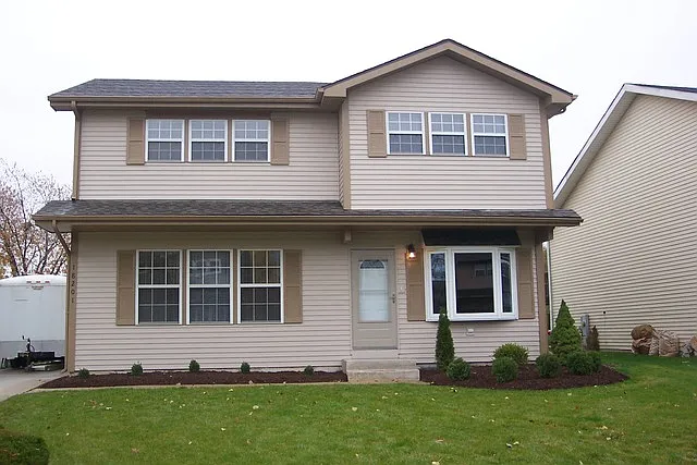 18201 Idlewild Dr photo 1
