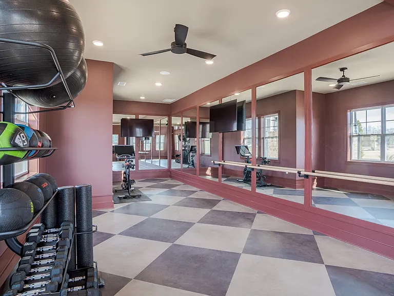 250 Dunbarton Dr — Photo 22