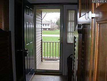 5th image of 921 Meadowood Blvd