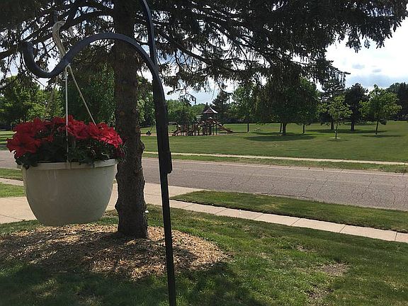 3rd image of 797 Newell Dr