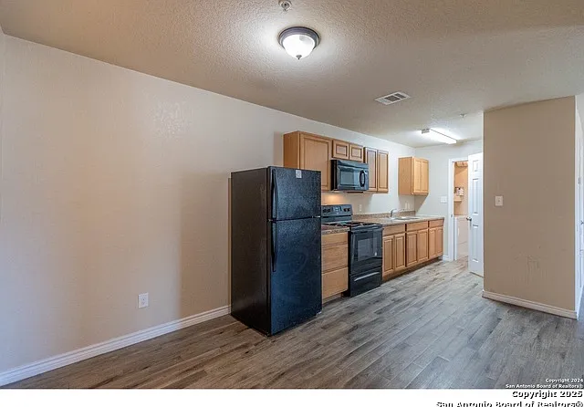8111 Landing Ave — Photo 6