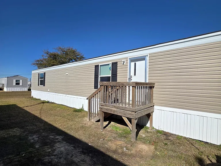 5921 Nadine Rd #E — Photo 2