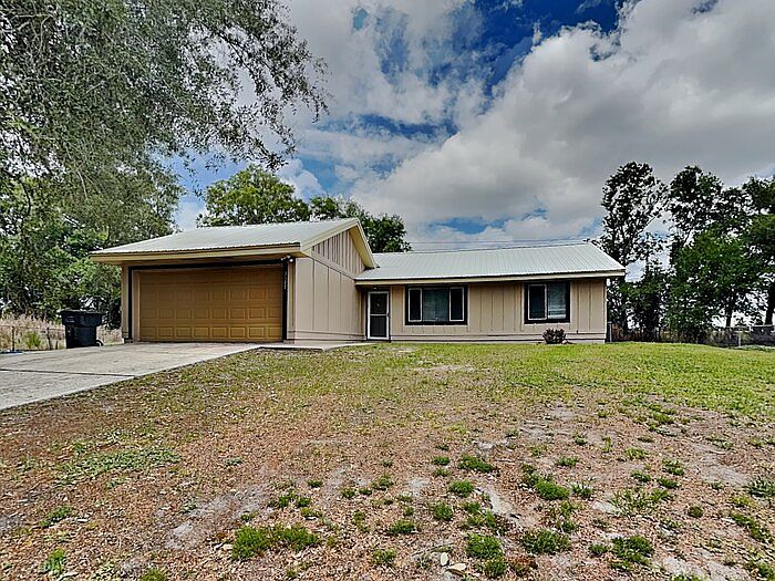 1st image of 3127 Forestgreen Dr N