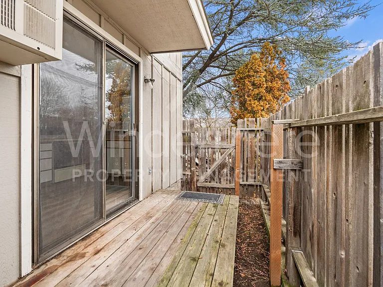 2702 E 31st Ave — Photo 24