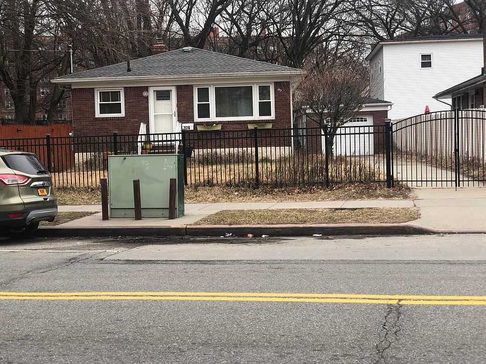 1st image of 376 Vanderbilt Ave