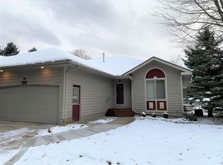 6382 Whispering Lake Dr, Gaylord, MI 49735