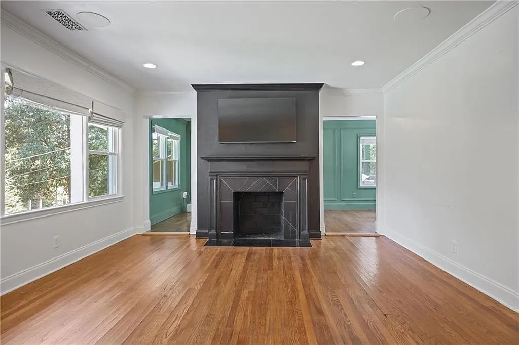 4 bed, 3.0 bath, 2200 sqft, $2,700 — Photo 3