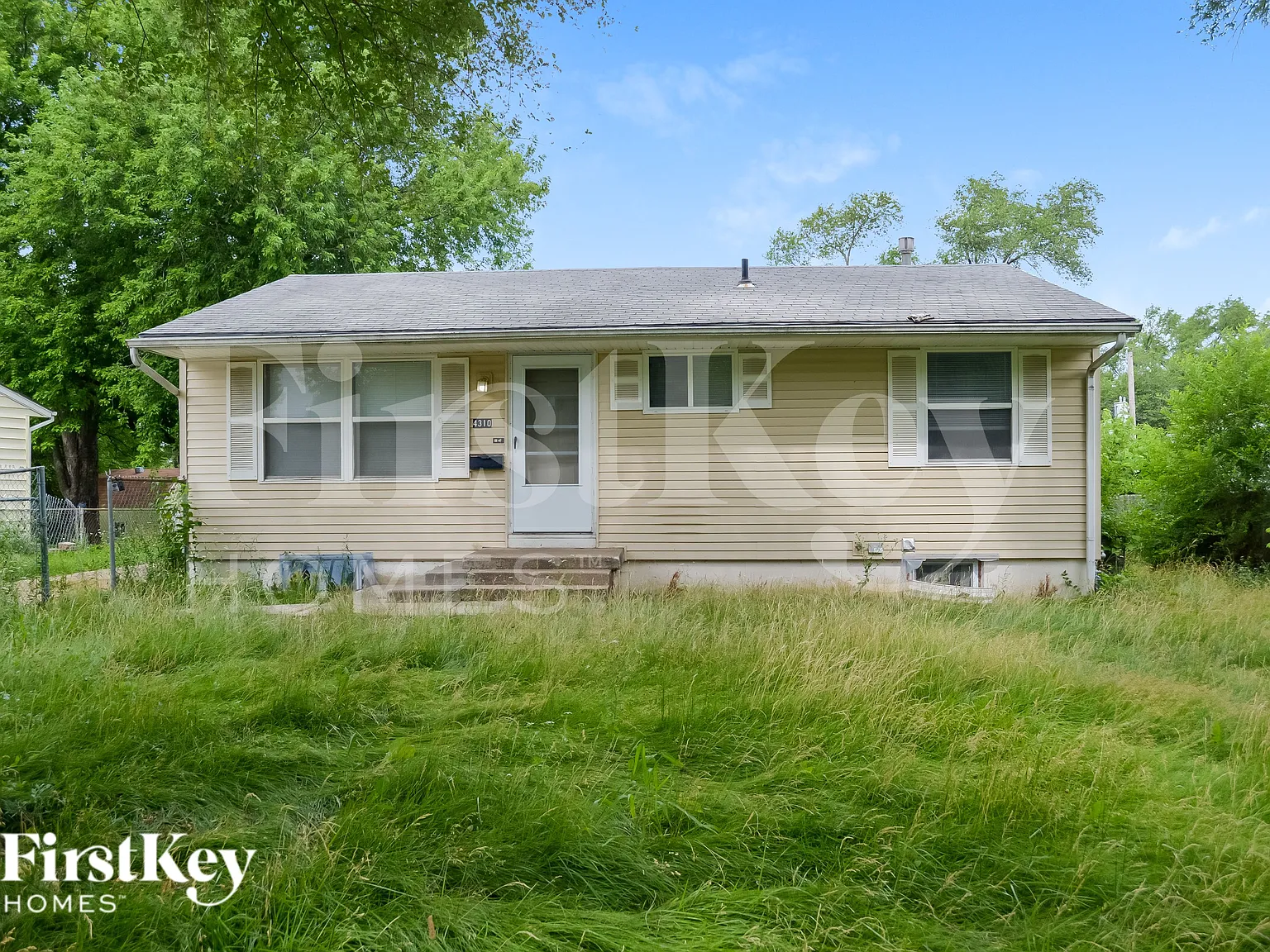 3 bed, 1.0 bath, 1008 sqft, $1,125 — Photo 1