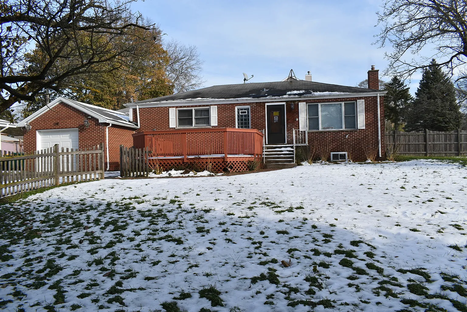1102 Van Buren Ave photo 1