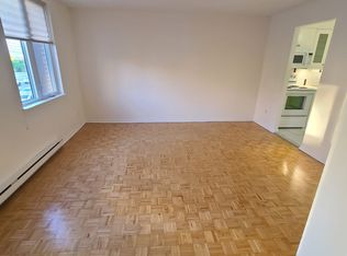 5128A Dundas St W #1, Toronto, ON M9A 1C2