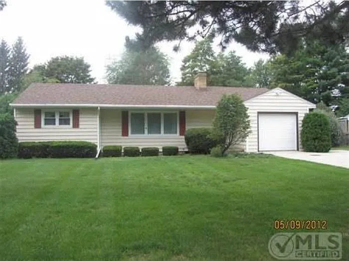 1071 Passolt St photo 1