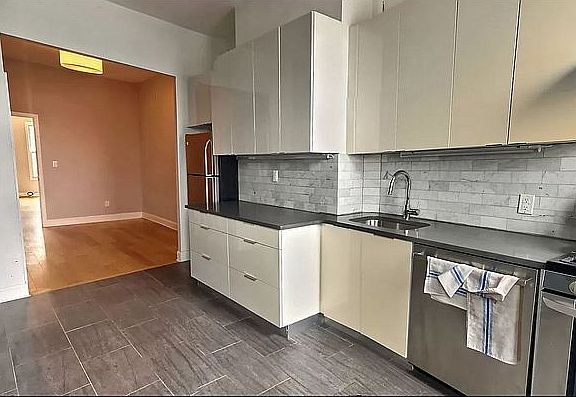2nd image of 417 Van Brunt St APT 3L
