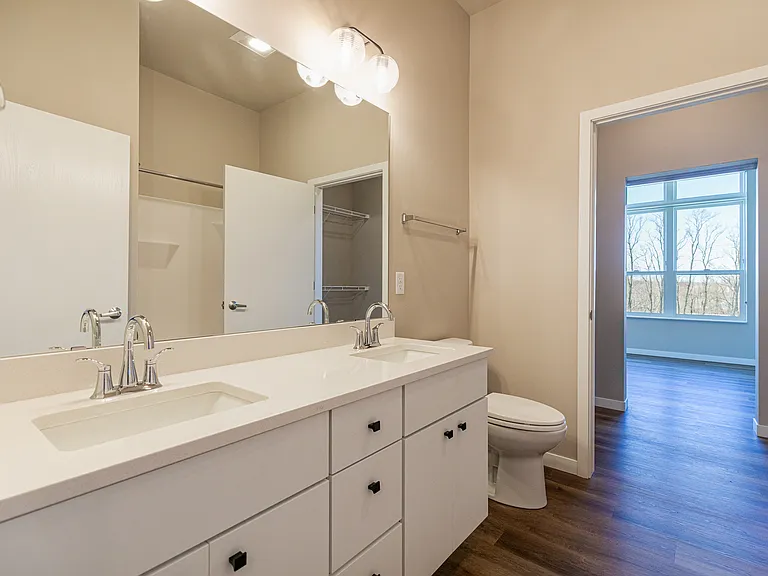 Talon Apartments — Photo 8