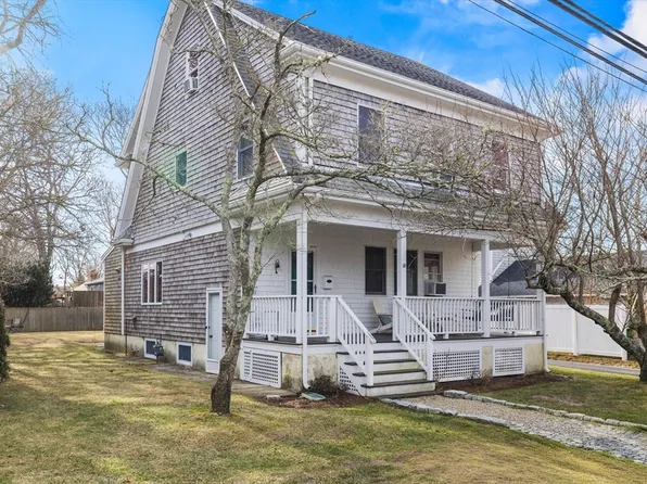 169 Gosnold St, Barnstable, MA 02630