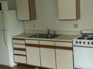 651 Oak Grove Rd APT 7, Vassalboro, ME 04989