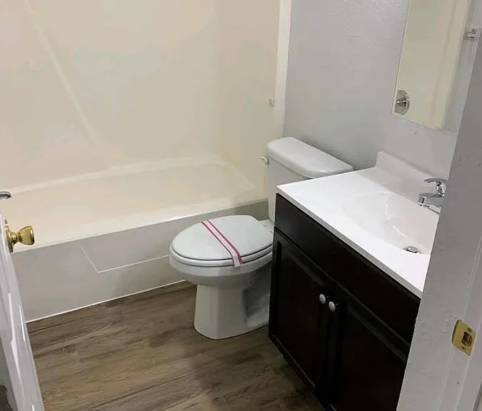 35 Oak Hill Dr #10 — Photo 2