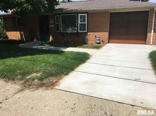 822 N Avon Curve St, Peoria, IL