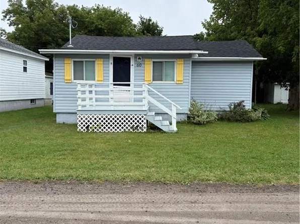 60 1st Ave, Shediac, NB E4P 4G3