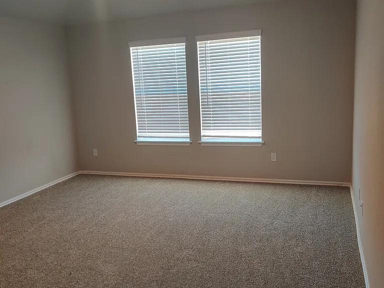 1911 Mesa Ave — Photo 11