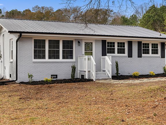 3rd image of 2806 Kendale Dr