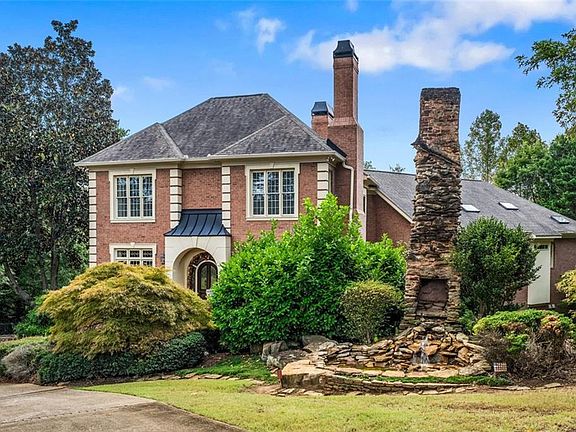 3rd image of 3832 Wesley Chapel Rd