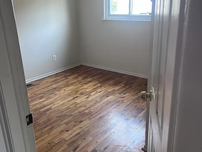 34532 Beaconsfield St — Photo 5