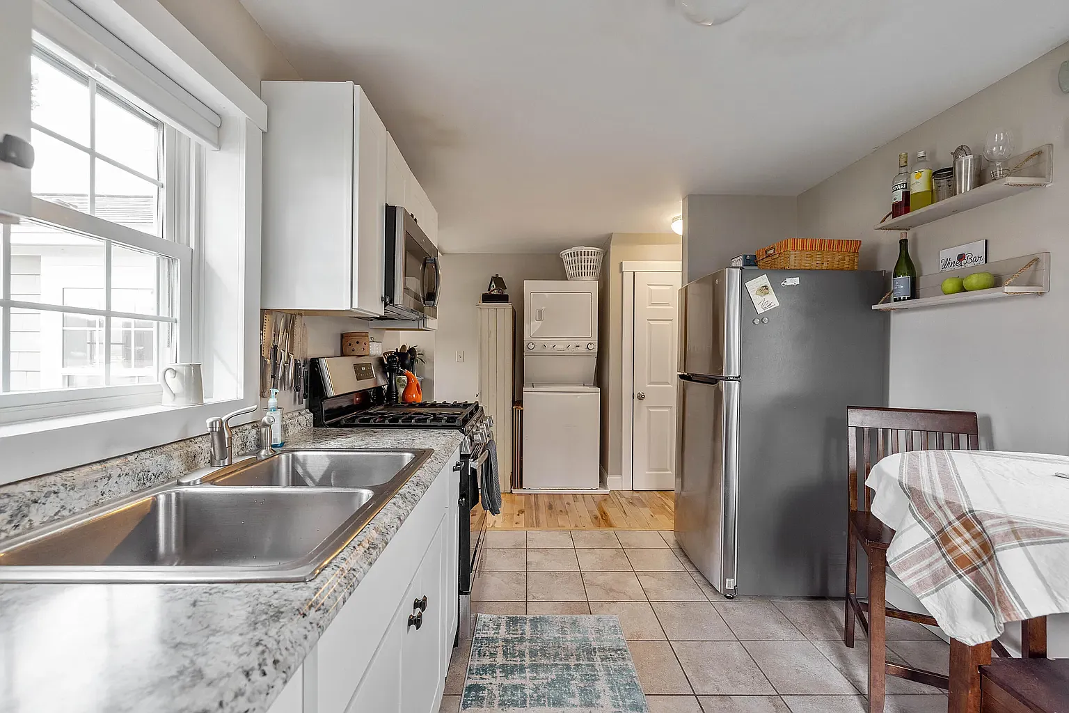 2 bed, 615 sqft, $2,200 — Photo 4