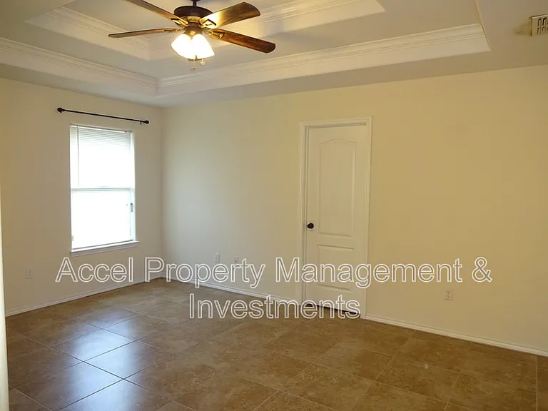 1906 Butkus Dr — Photo 10