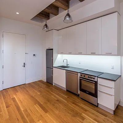 Rented by Nooklyn NYC LLC | media 124