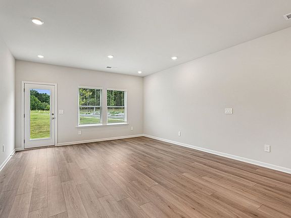 The Jewel floorplan with the Elemental White interior package.