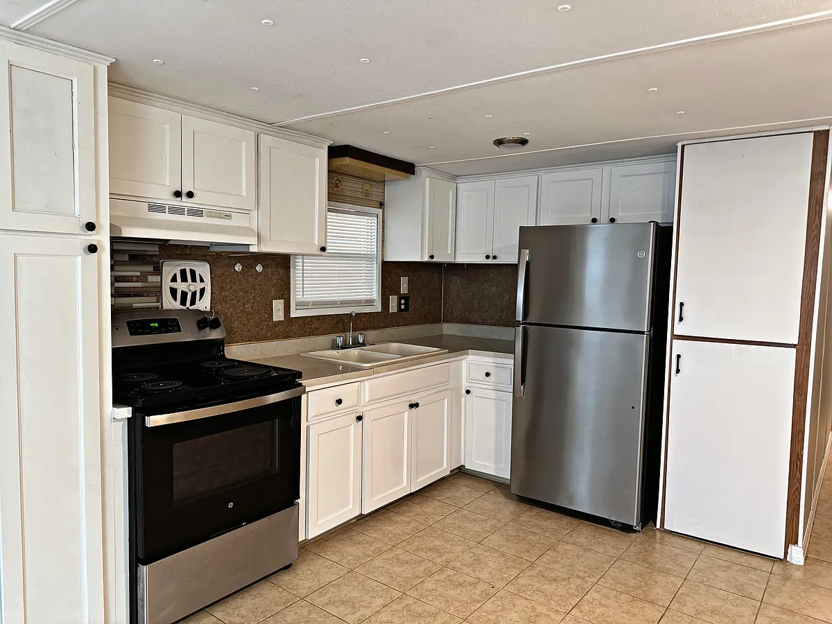 Kitchen - 118 Union Dr