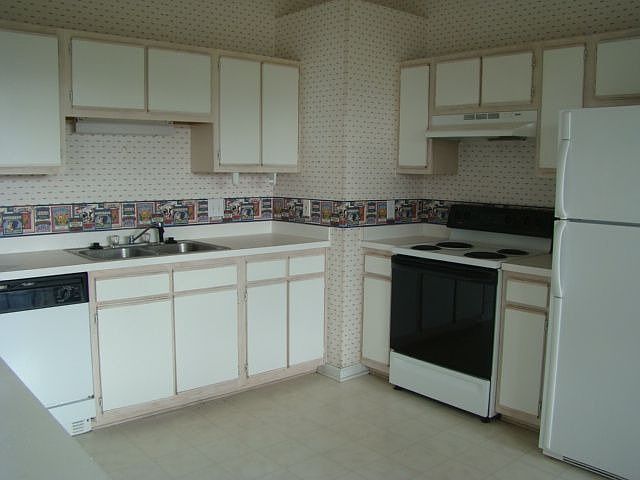 2nd image of 728 Cottontail Ct S