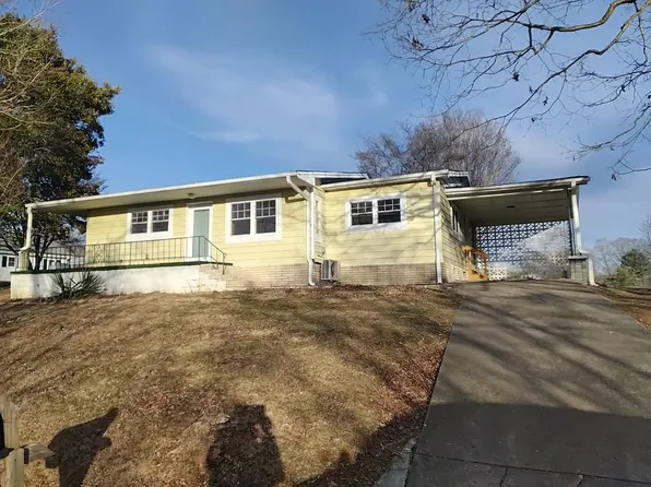 130 Meadow Rd, Burnsville, NC 28714