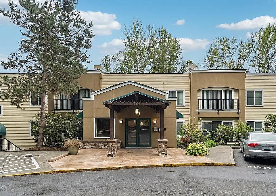 1st image of 12439 NE Totem Lake Way APT 114